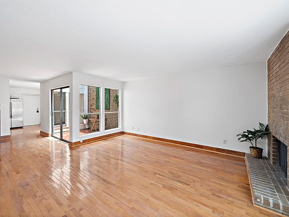 4th image of 5246 Woodlawn Pl