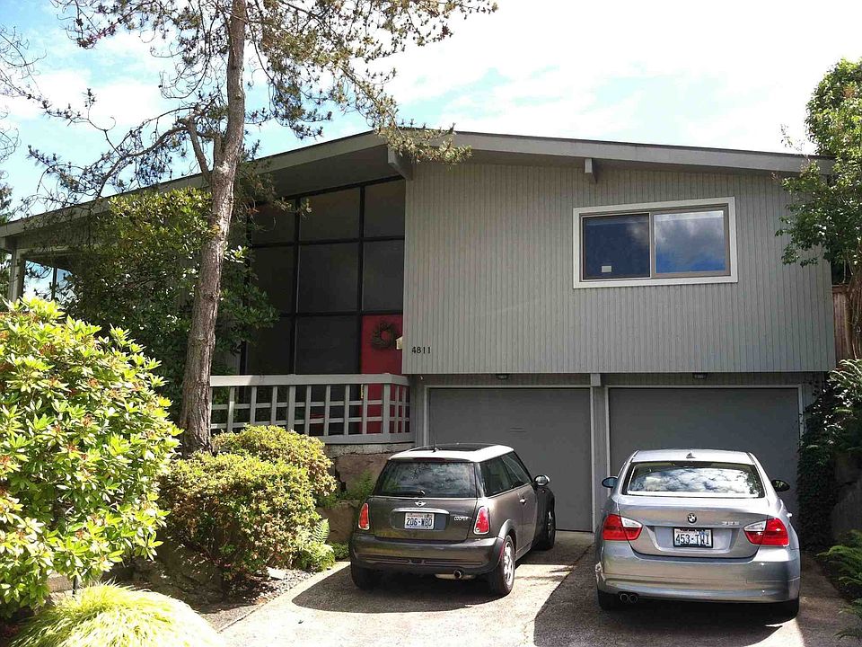 2nd image of 4811 NE 41st St