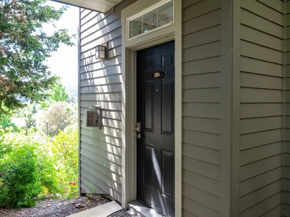 2395 Snowberry Ridge Ct, West Linn, OR 97068