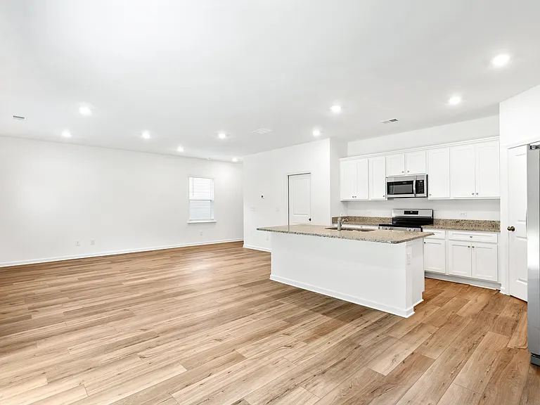 688 Evergreen Rd — Photo 7