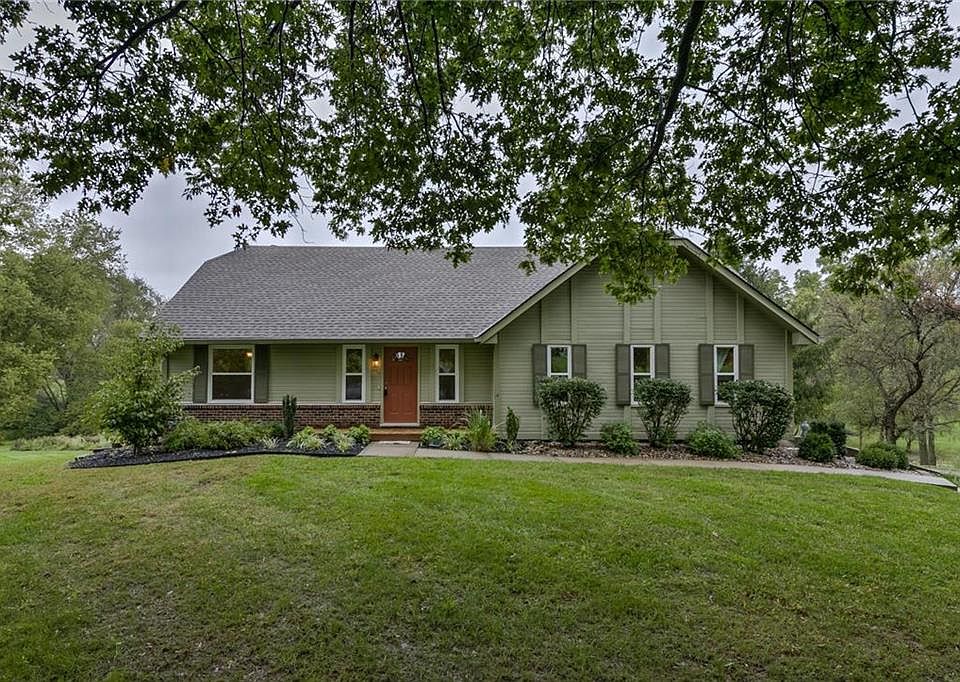 1st image of 520 Oakridge Dr