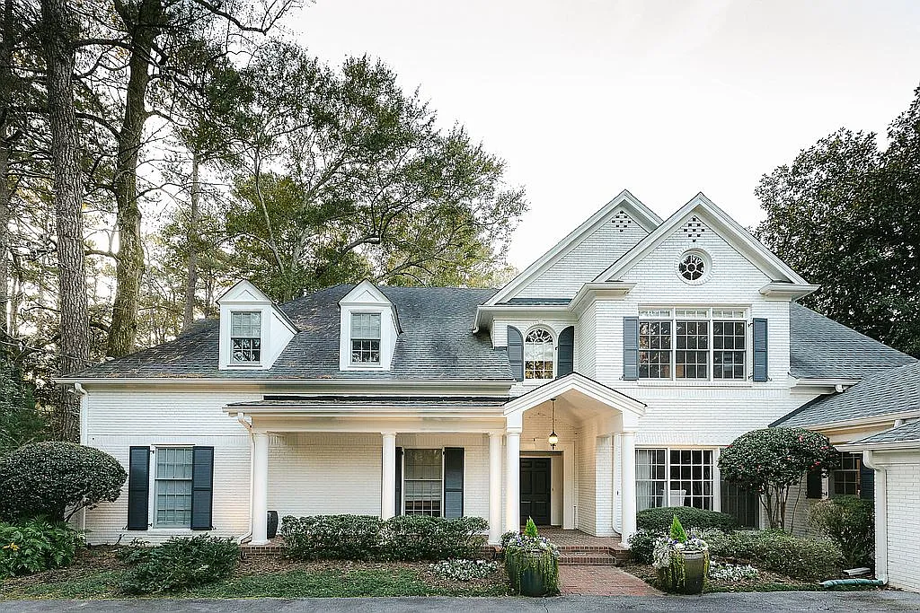 4030 Peachtree Dunwoody Rd NE photo 1