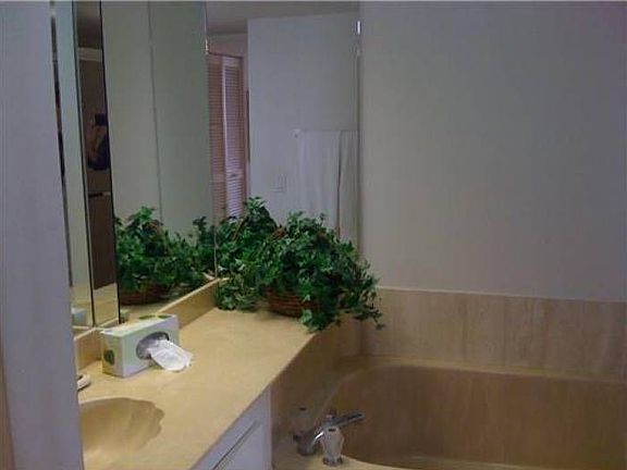 MASTER BATH SPA