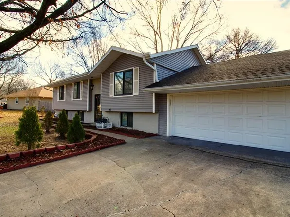 1804 Countryside Dr, Pittsburg, KS 66762