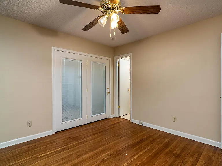 9601 Temple Dr — Photo 26