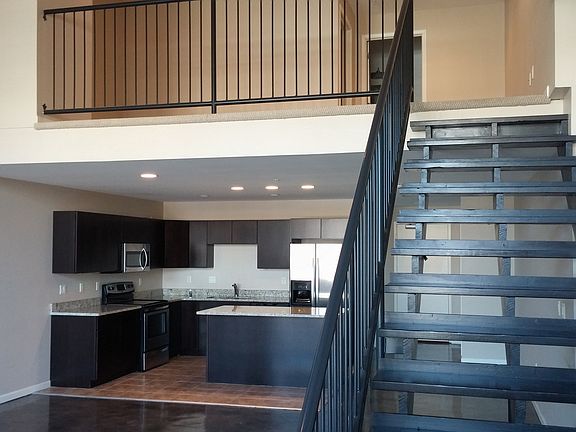 4th image of 3100 Woodward Ave #209