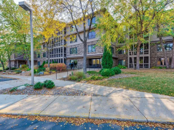 3801 98th St W #205, Bloomington, MN 55431