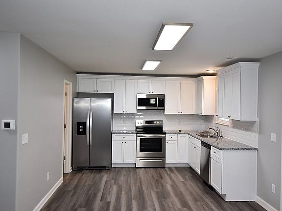 5th image of 1109 Waterlyn Dr