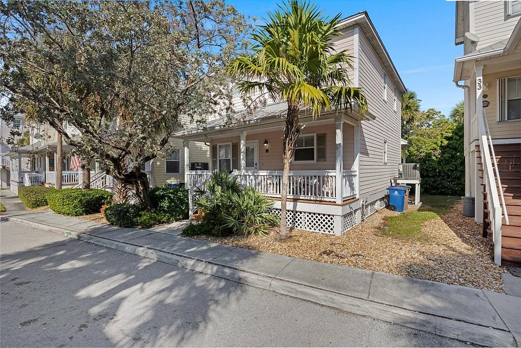 31 Coral Way