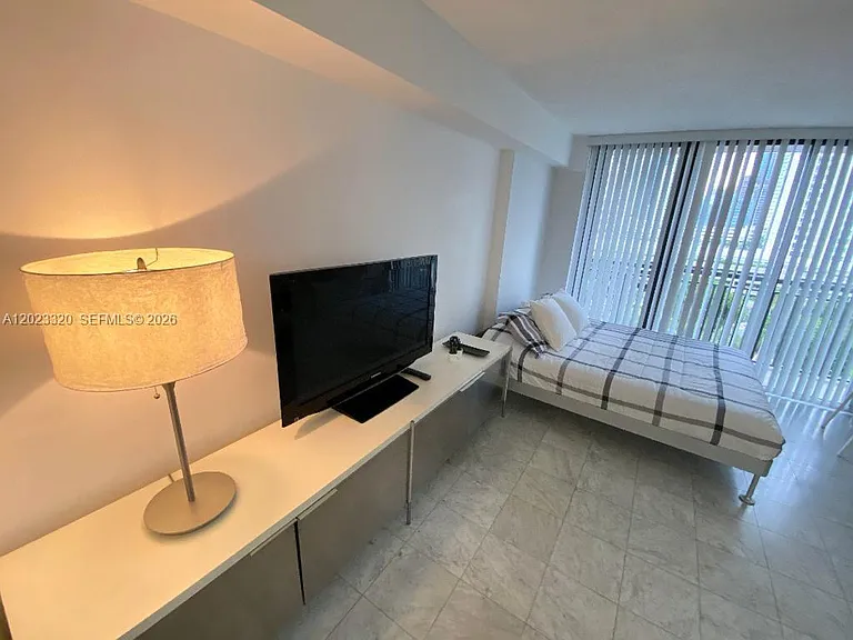 540 Brickell Key Dr #913 — Photo 9
