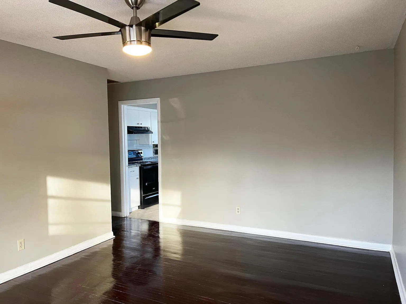 26 Somerset Dr — Photo 2