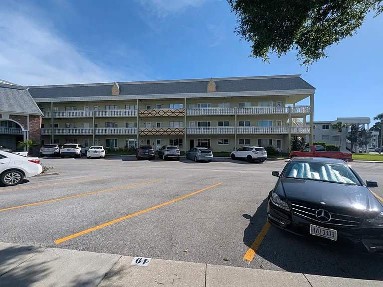 1 Floor Unit with parking spot directly in front