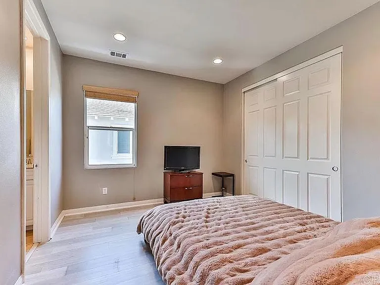 8934 McKinley Ct — Photo 1