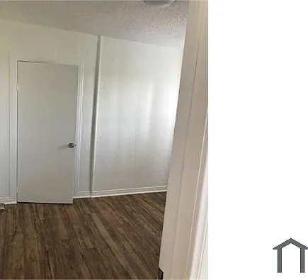1150 W 88th St #8 — Photo 5