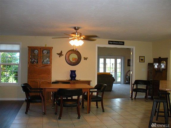 3rd image of 120 Elma Dr