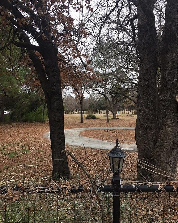 1st image of 1295 Shady Oaks Dr