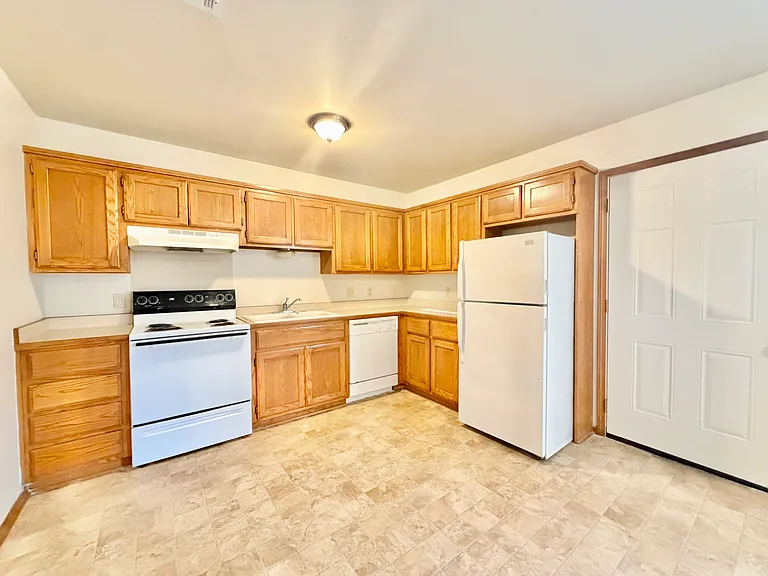 385 S Teehee Dr #7 — Photo 6