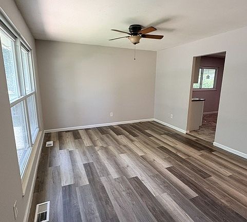 2nd image of 707 W Madison St