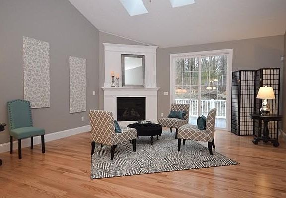 5th image of 216 Village Ln #0