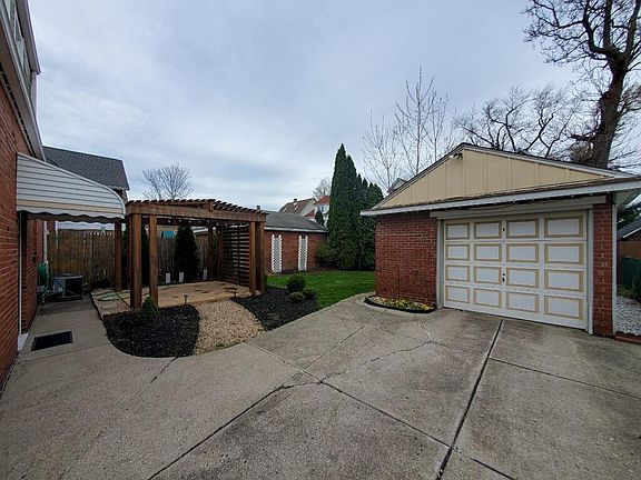 2nd image of 36 Lorraine Ave