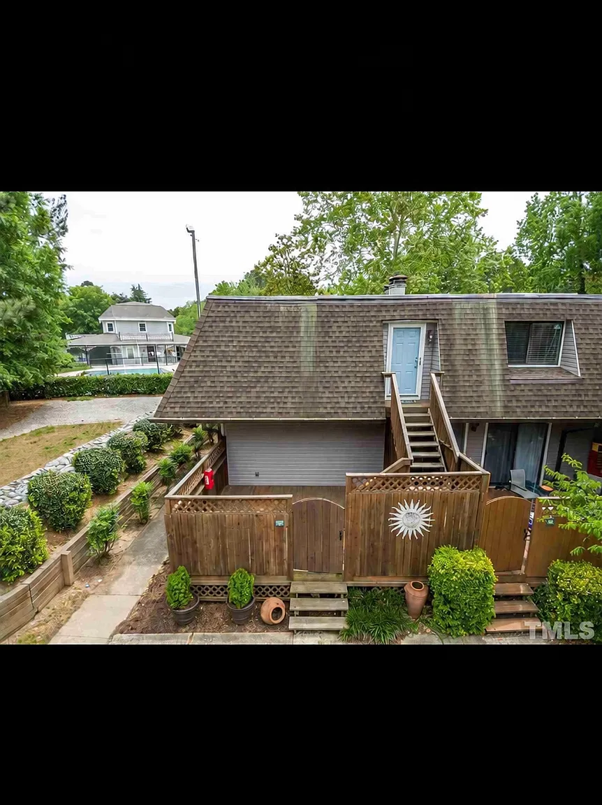 2 bed, 1100 sqft, $1,750 — Photo 2