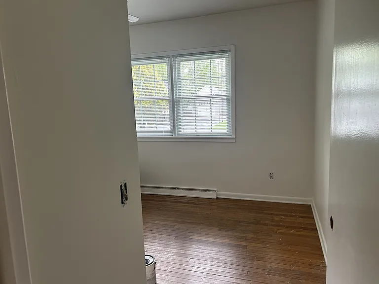 8 Glenwood Ave — Photo 6
