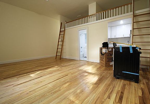 3rd image of 323 W 75th St #1BB