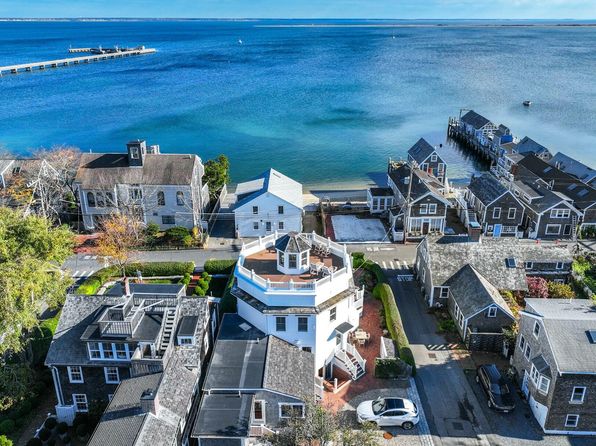 74 Commercial Street, Provincetown, MA 02657