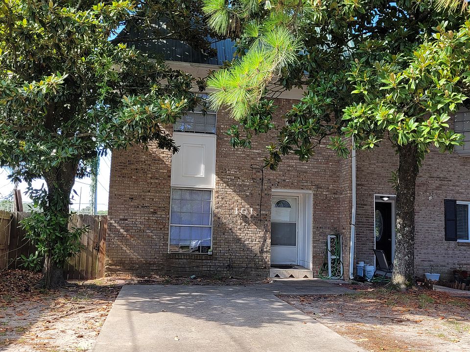 1st image of 101 Valencia Dr