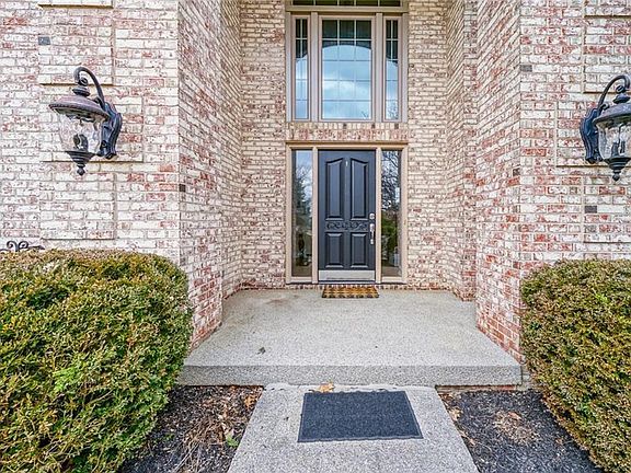 Brick Home w/impressive entrance!