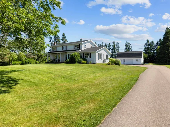 386 Broadway St N, Saint David's Parish, PE C0B 1M0