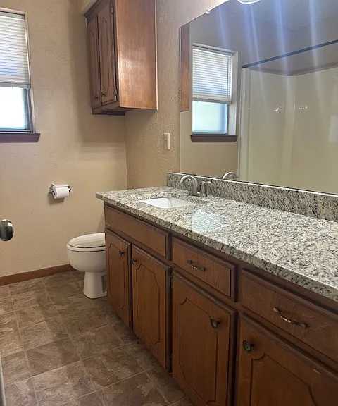 622 Tracy St — Photo 12