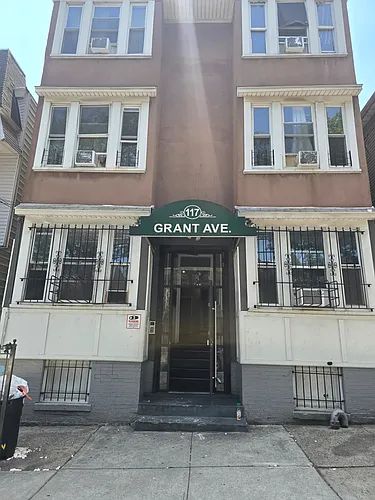 117 Grant Ave Photo 1