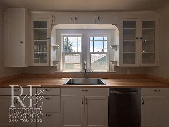 5th image of 1005 Sidney Ave