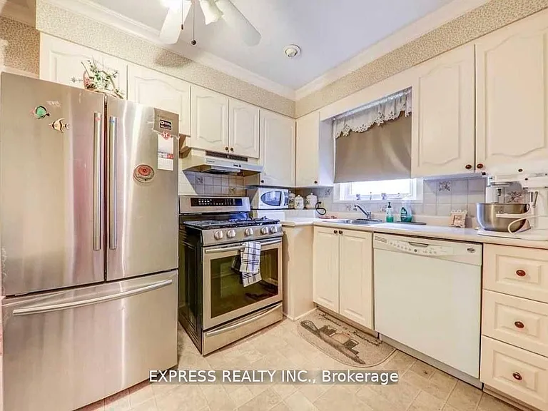 46 William Cragg Dr #MAIN — Photo 9