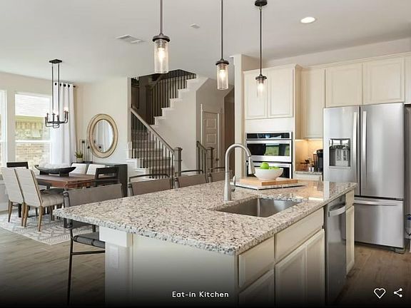 5th image of 607 Rubber Tree Way