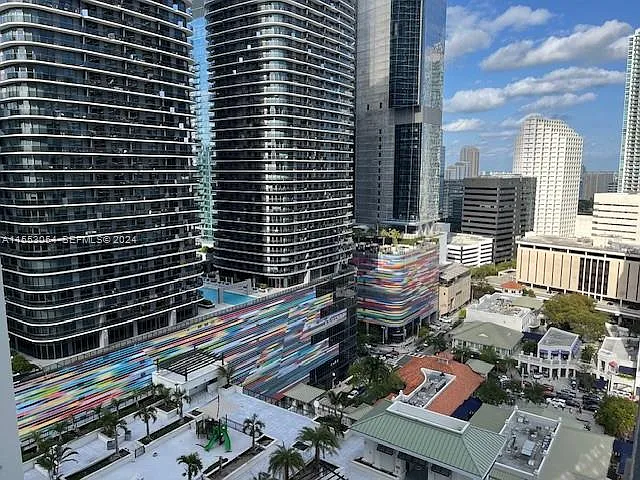 Building Photo - 999 SW 1st Ave #2301