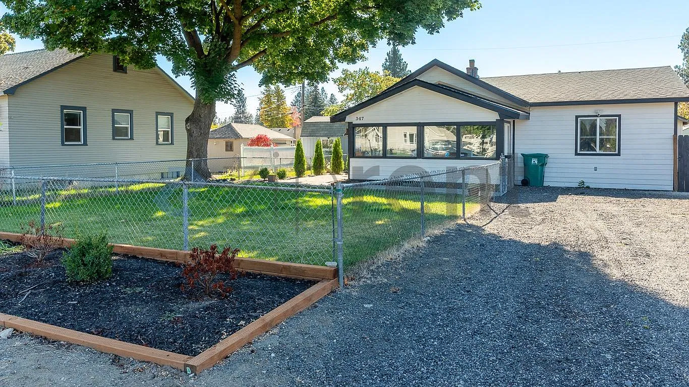 2 bed, 1217 sqft, $2,000 — Photo 1