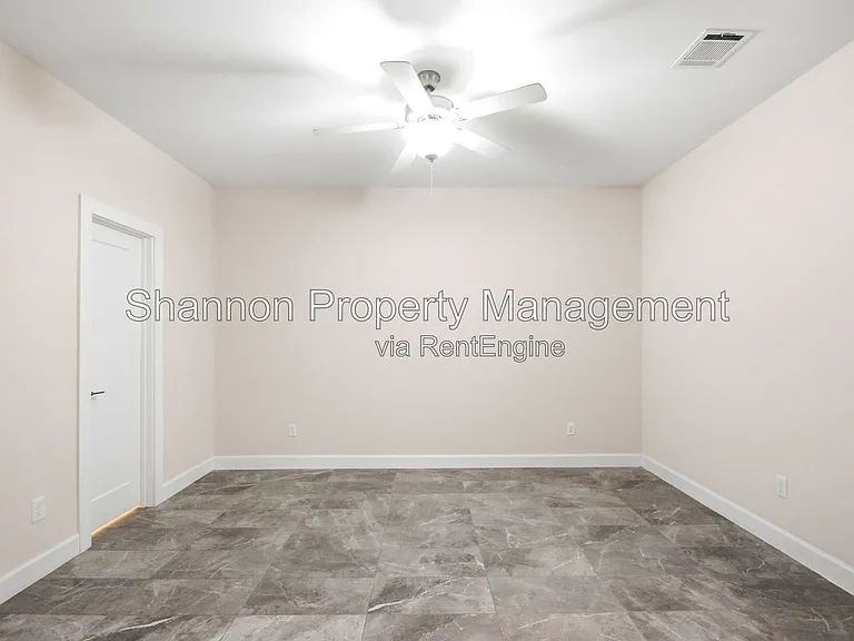 849 Fisher St #D — Photo 6