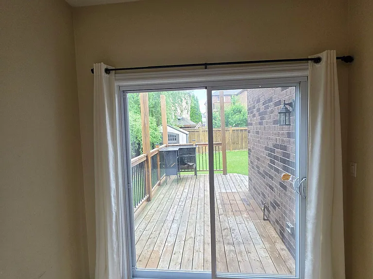 218 Tremaine Cres #MAIN - UPPER FLOORS — Photo 5