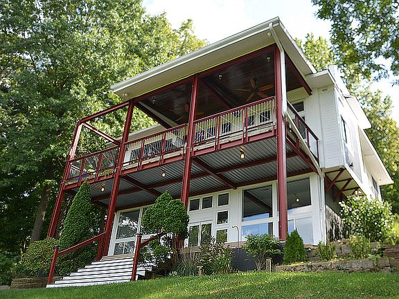 2nd image of 810 Westview Dr