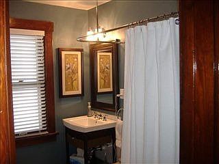 5th image of 1420 Lincoln Ave