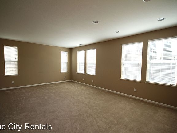 4th image of 10310 Gilliam Dr