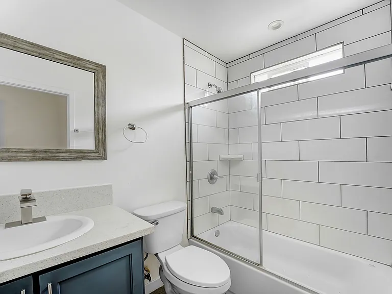 2439 Malabar St — Photo 20
