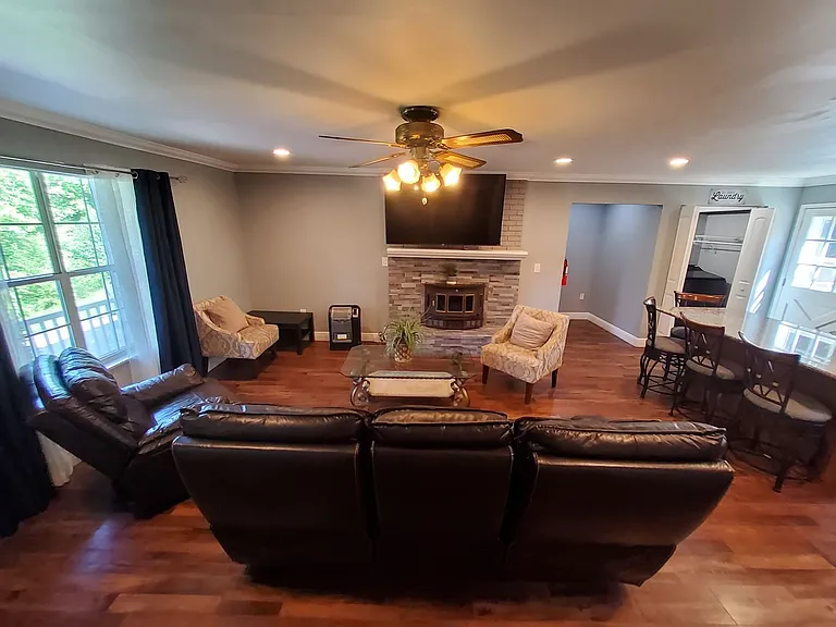 1231 Village Dr — Photo 9