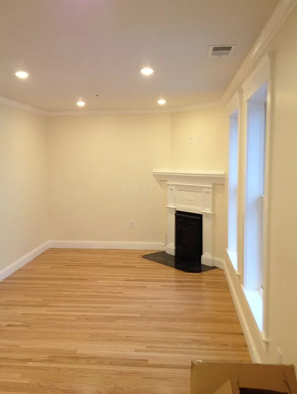 2 bed, $3,100 — Photo 4
