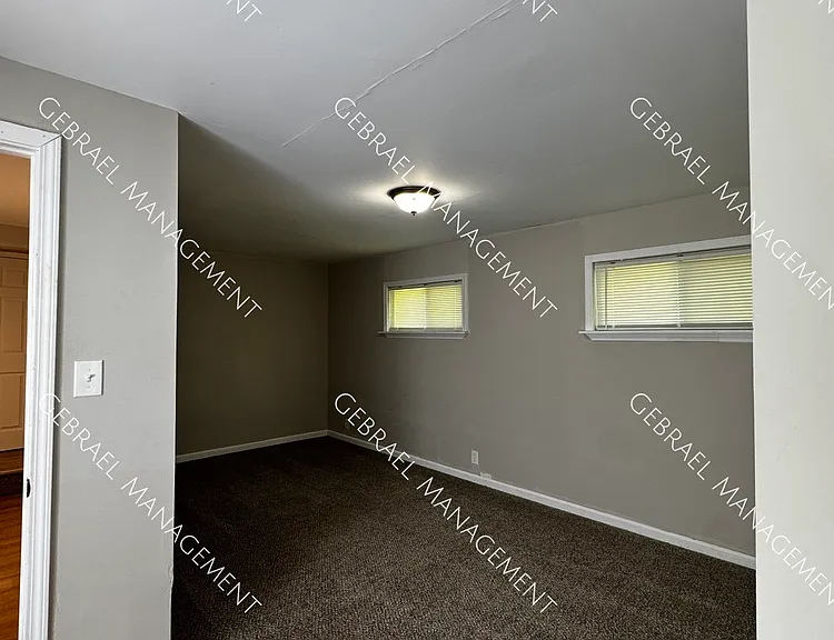2131 Ohio Ave — Photo 11