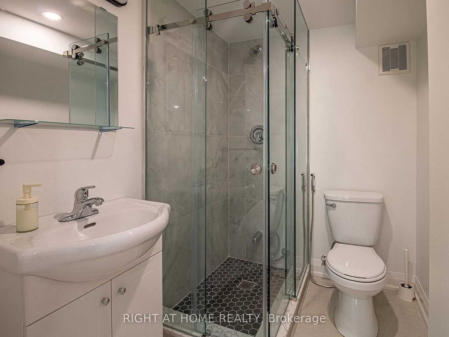 1 bed, $1,790 — Photo 3