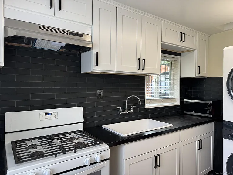 3669 Swift Ave — Photo 23
