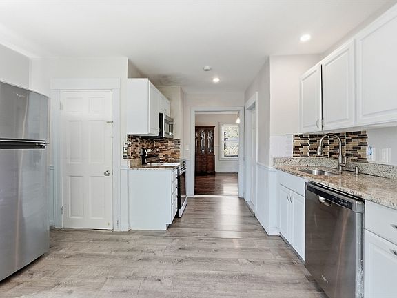 3rd image of 68 Brooks St